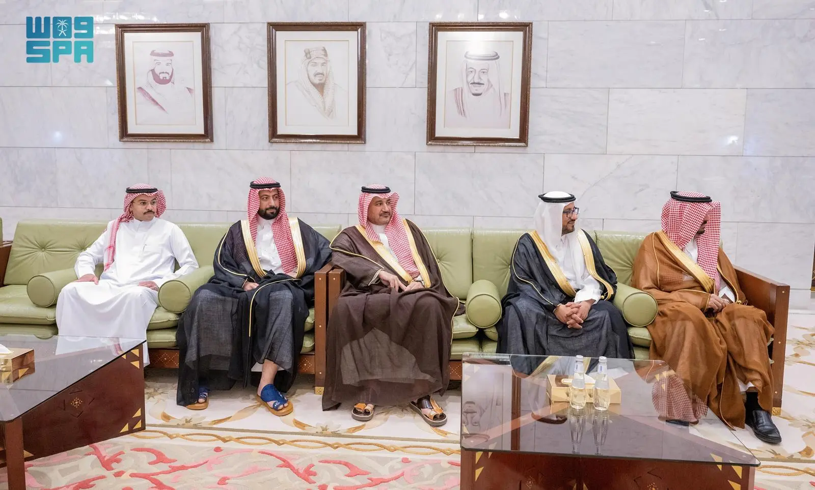 سمو نائب أمير منطقة الرياض يلتقي أعضاء اللجنة التأسيسية للجمعية التعاونية للخدمات اللوجستية بالزلفي