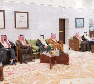 سمو نائب أمير منطقة الرياض يلتقي أعضاء اللجنة التأسيسية للجمعية التعاونية للخدمات اللوجستية بالزلفي